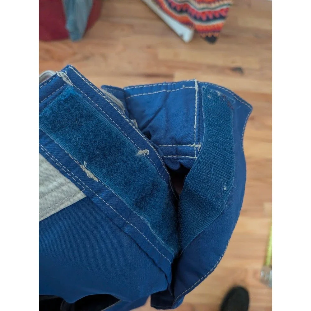 Vintage O'Neill Boardshorts Blue White Cargo Pockets Shiny Surf Wax Comb Size 34